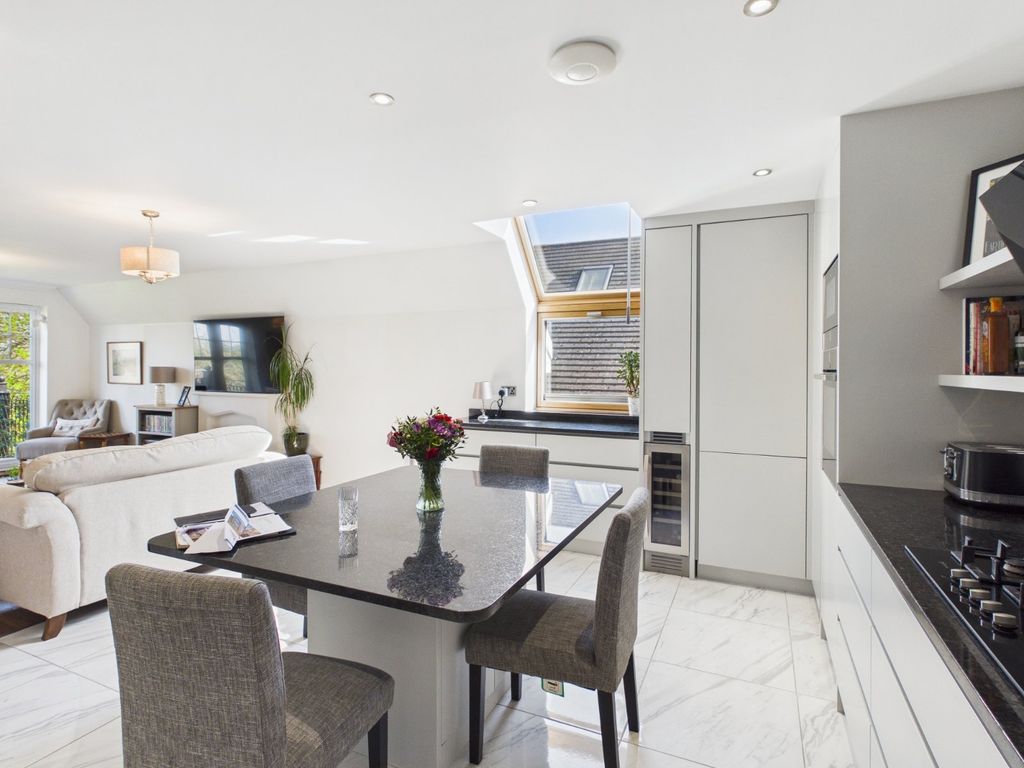 Additional image 4 of 2 bed flat for salePackhorse Road, Gerrards Cross, Buckinghamshire SL9