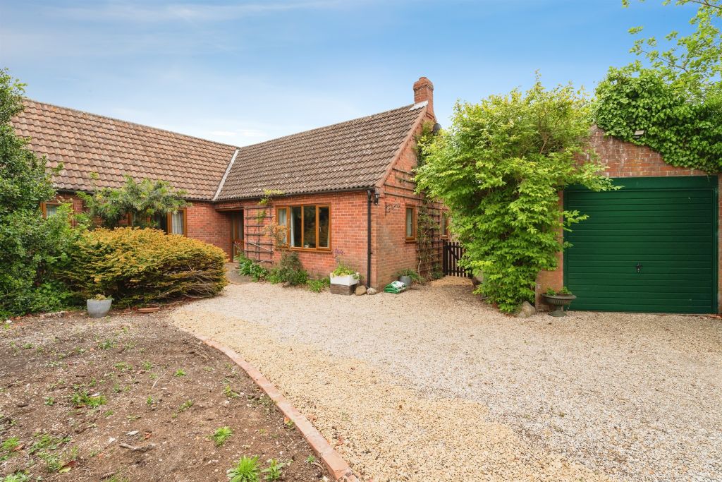 Additional image 2 of 4 bed detached bungalow for saleWalnut Grove, Fakenham NR21