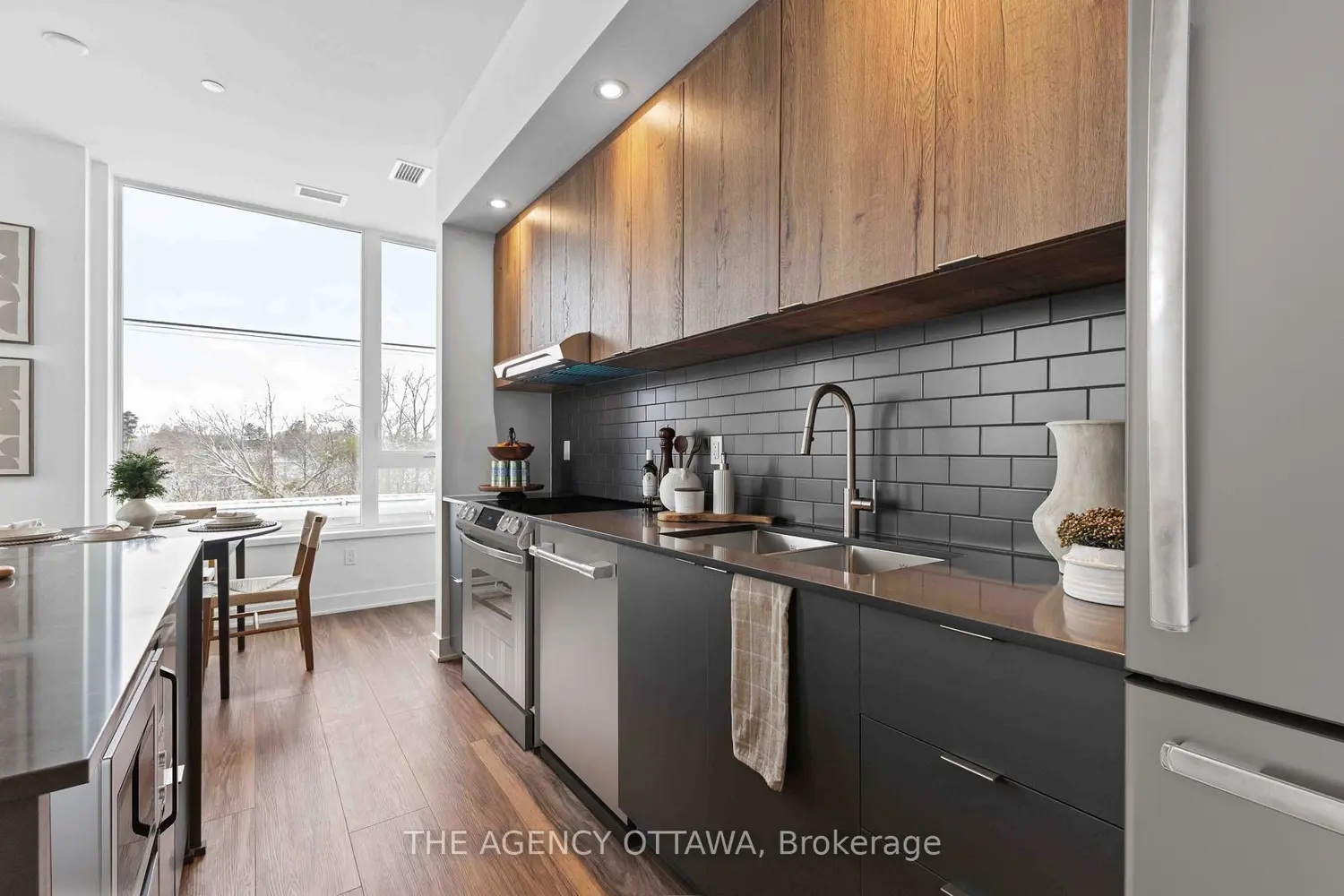 Additional image 6 of 3071 Riverside Drive 304