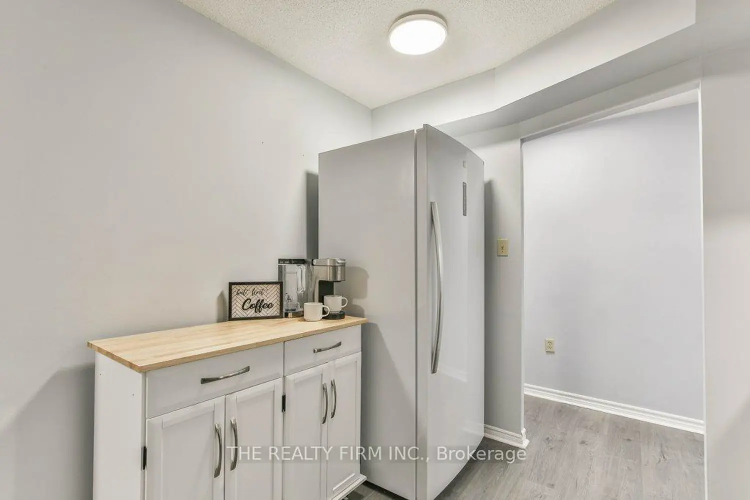 695 Richmond Street 707 photo 5