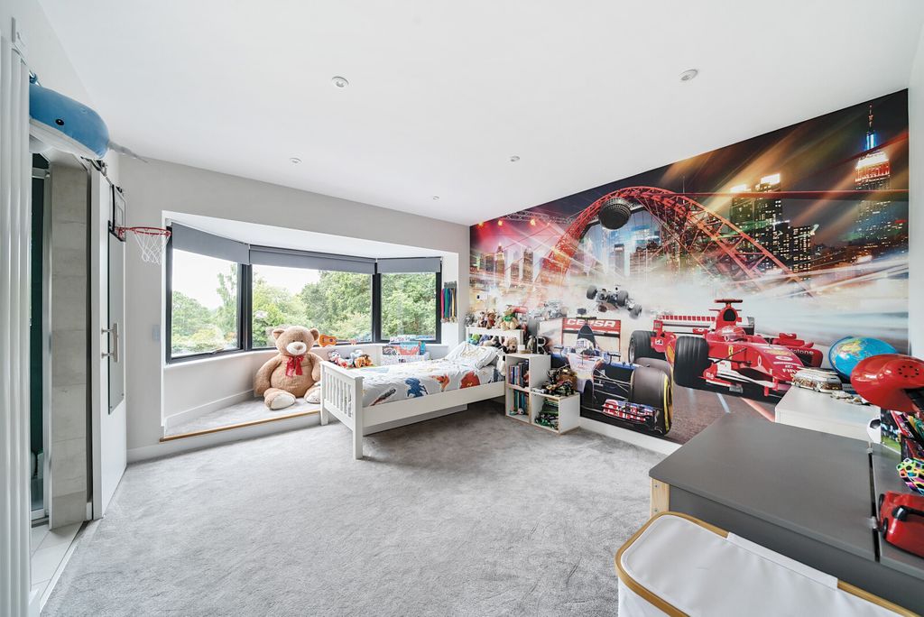Additional image 20 of 7 bed detached house for saleTilford Road, Farnham GU9