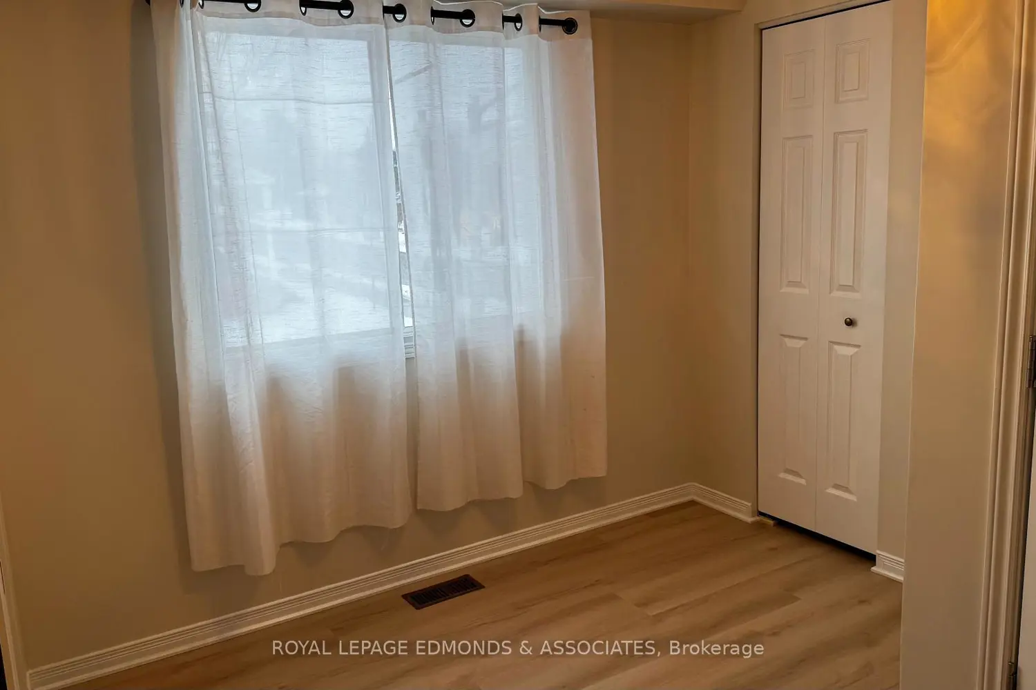 441 Mackay Street photo 5