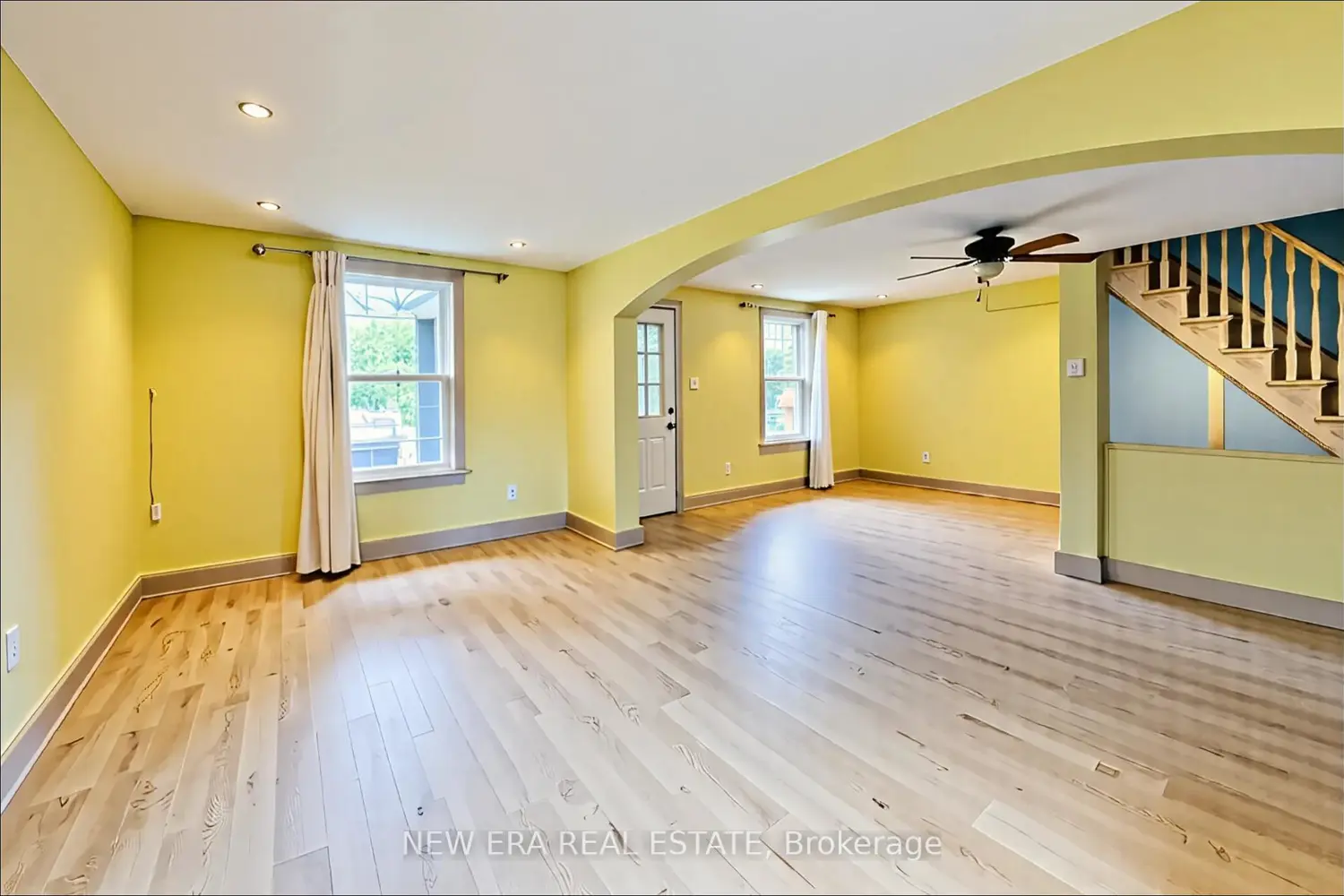 16 Welland Street photo 2