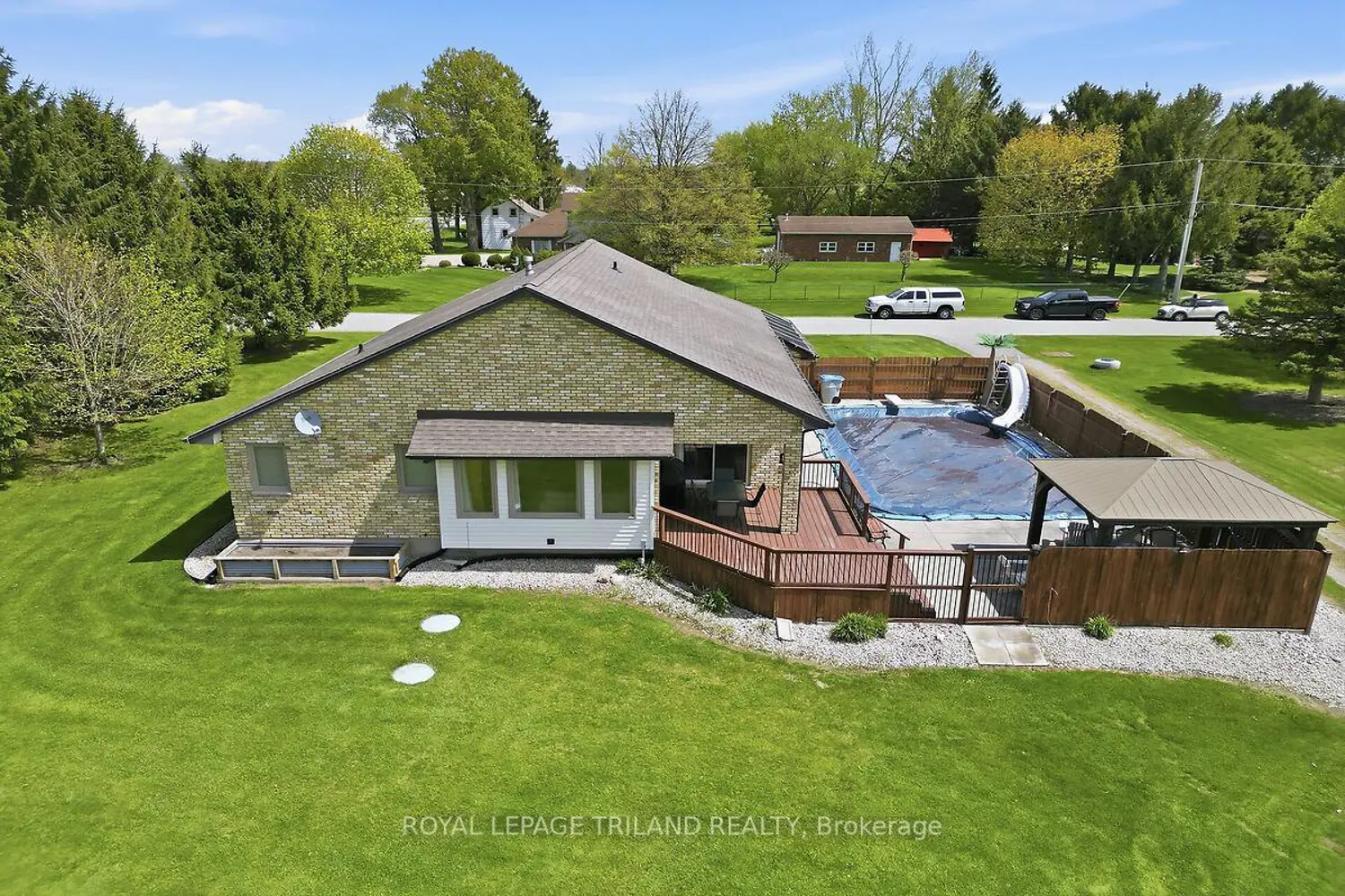 24671 Dodge Drive photo 2