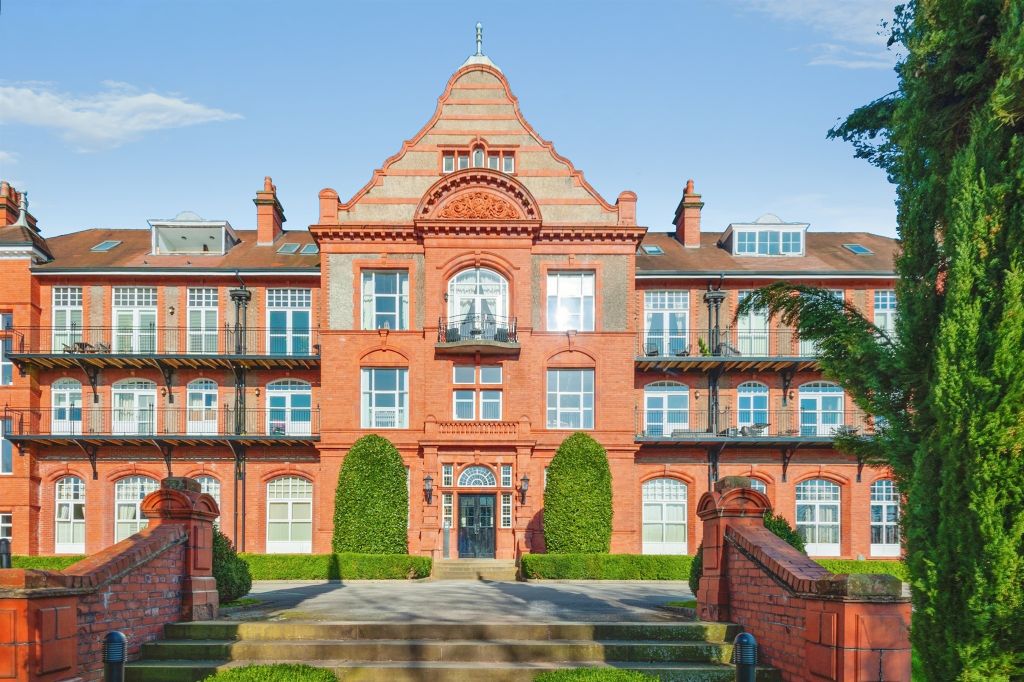 2 bed flat for saleKingswood Park, Kingswood, Frodsham WA6