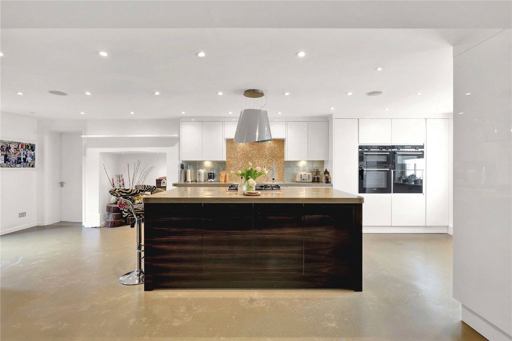 Additional image 8 of 5 bed detached house for saleEsher Green, Esher KT10