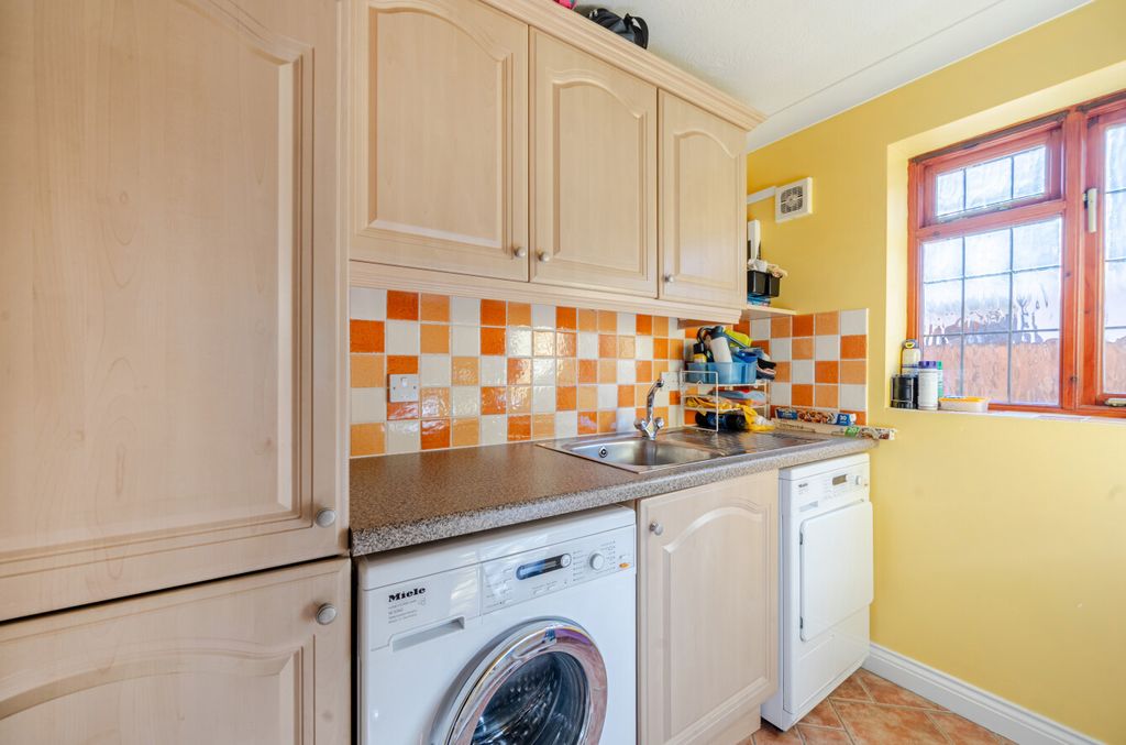 Additional image 11 of 4 bed detached house for saleSycamore Road, Farnborough, Hampshire GU14