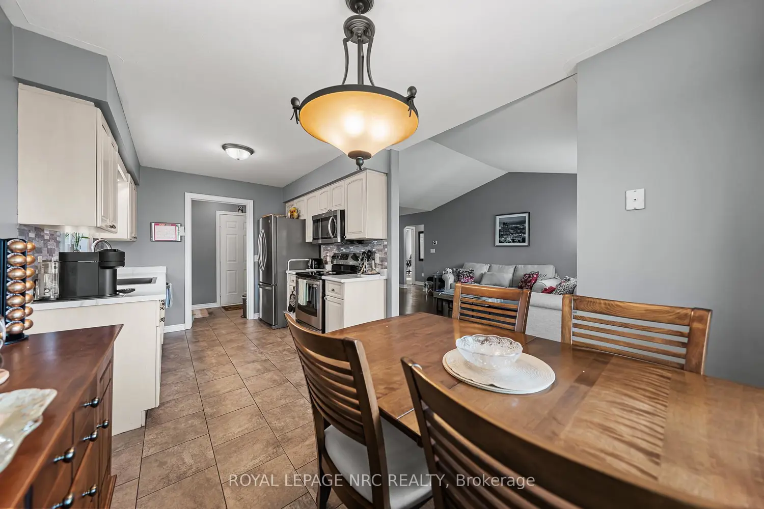 1052 Vansickle Road photo 5