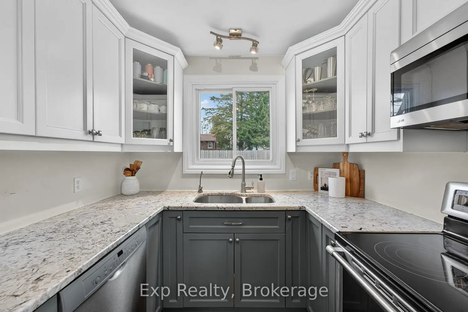 25 Mcquade Drive photo 4