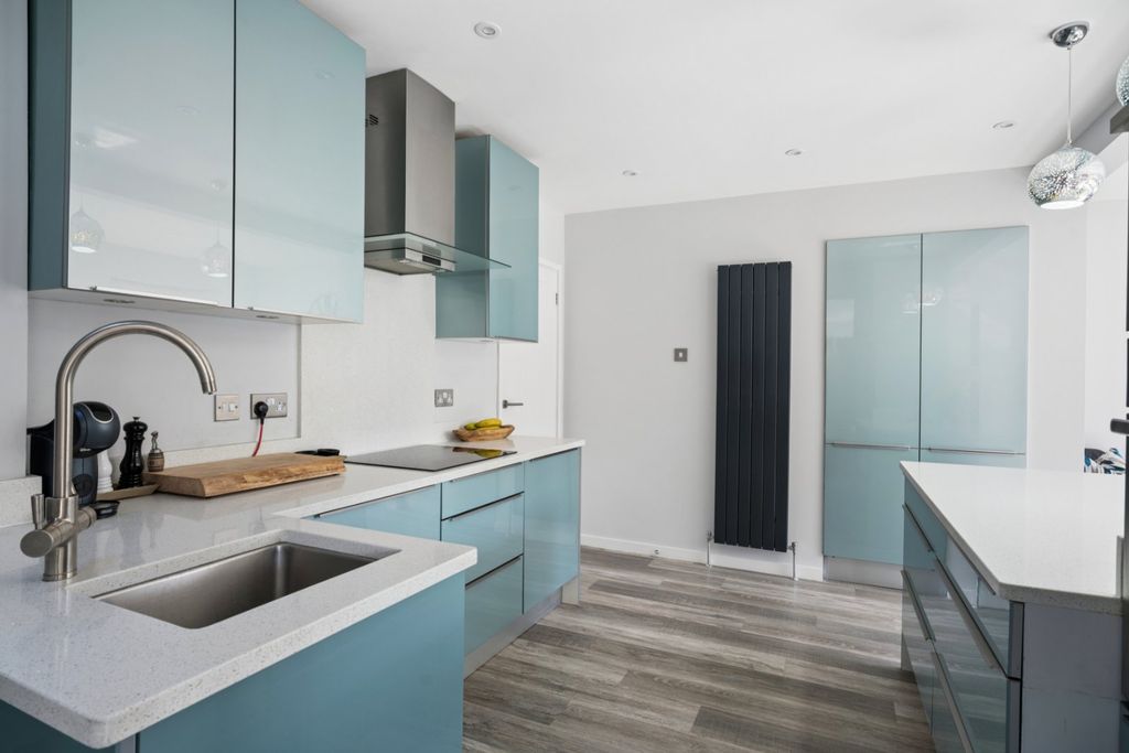 Additional image 15 of 4 bed detached house for saleMeadowcroft, Chalfont St. Peter, Gerrards Cross, Buckinghamshire SL9