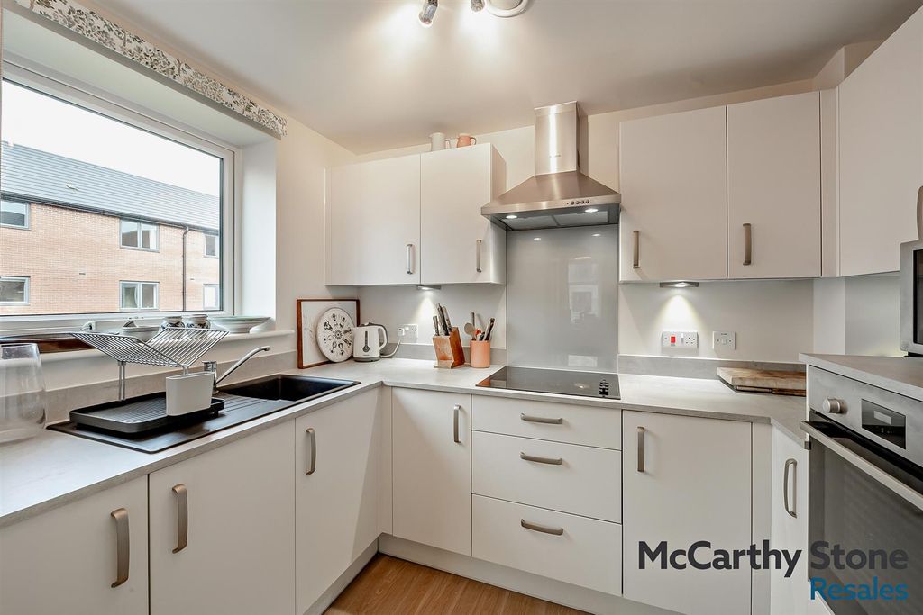 Additional image 7 of 2 bed flat for salePym Court Bewick Avenue, Topsham, Exeter EX3