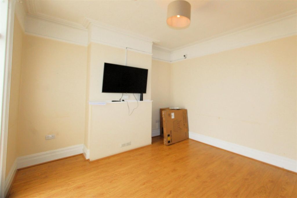 Additional image 4 of 3 bed semi-detached house for saleStuart Road, Gillingham ME7
