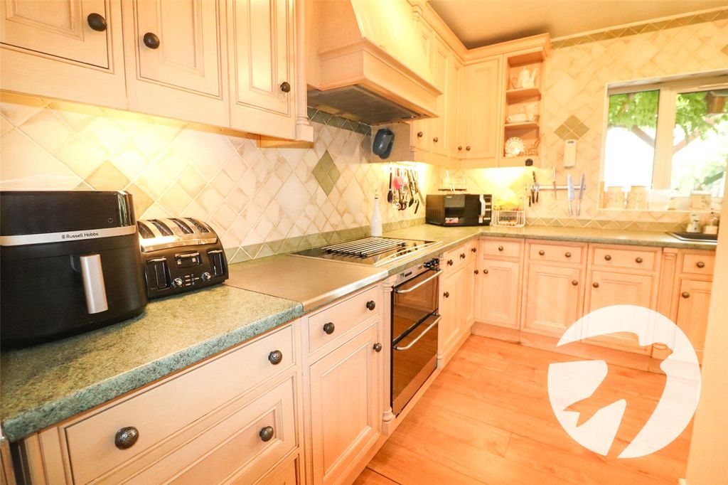 Additional image 9 of 4 bed semi-detached house for saleSwanton Road, Erith DA8