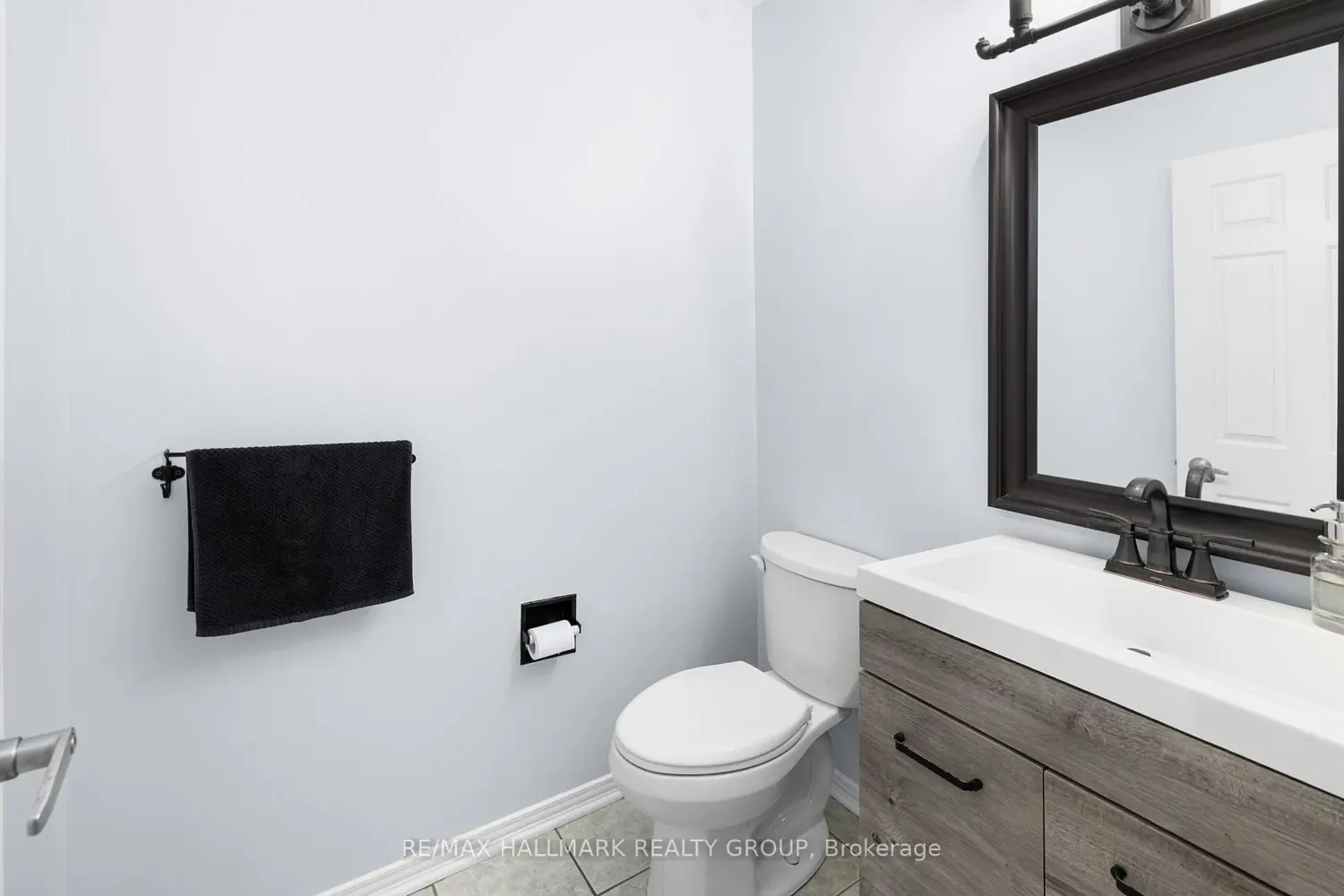 54 Fireside Crescent photo 3