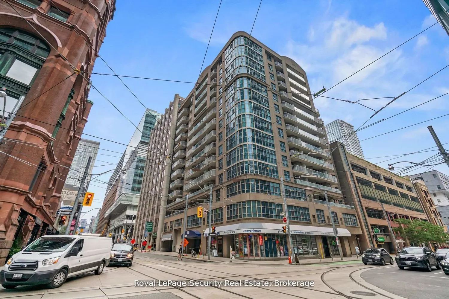 105 Victoria Street 908