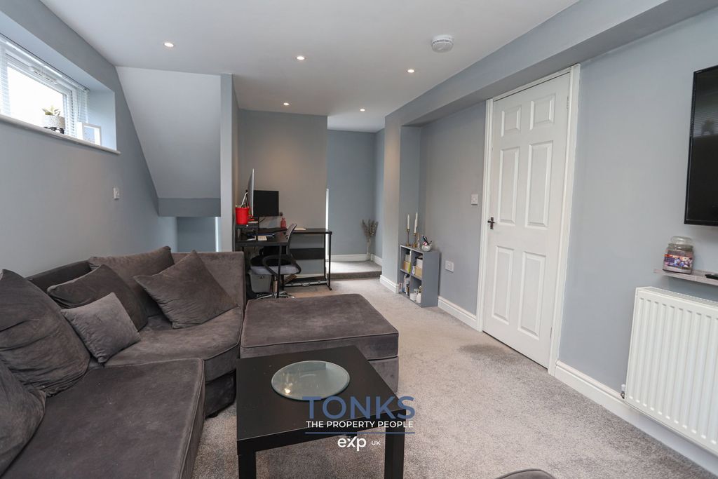 Additional image 4 of 5 bed detached house for saleCavalier Drive, Halesowen B63
