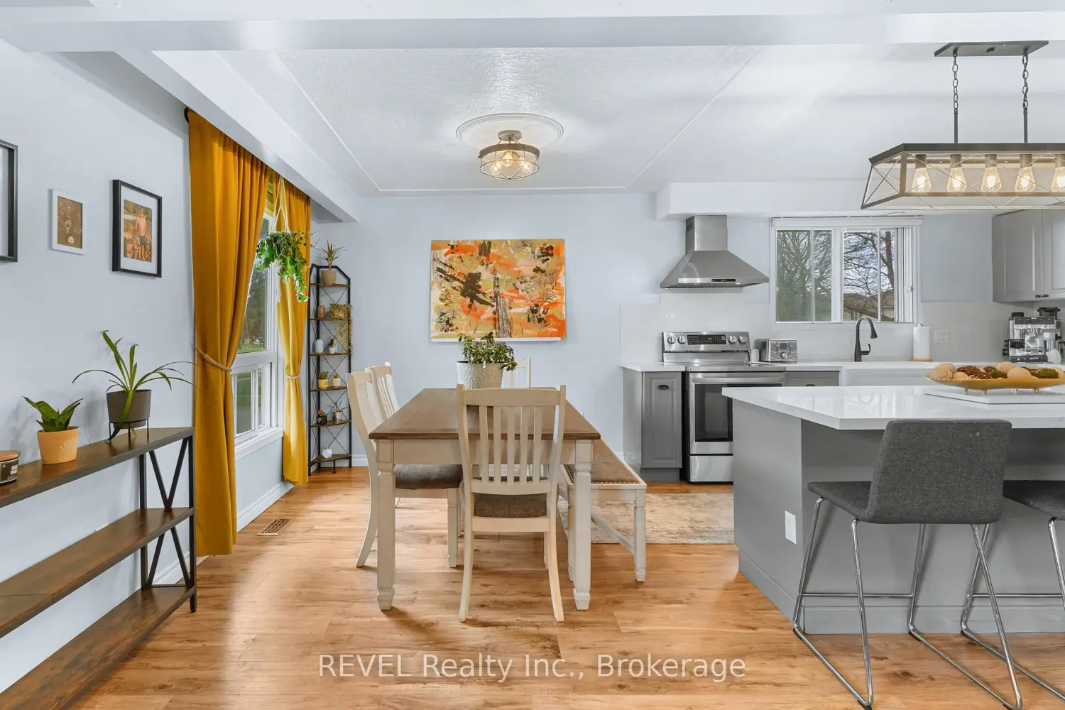 733 Clare Avenue photo 3
