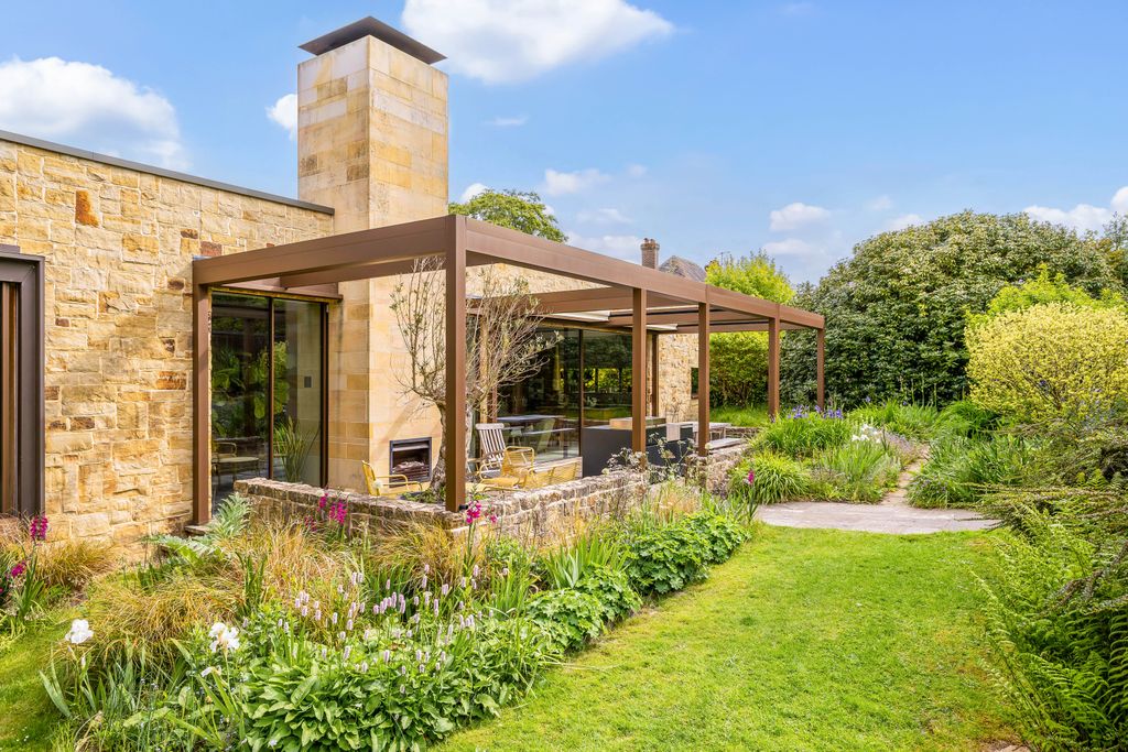 4 bed detached house for saleDale Road, Forest Row RH18