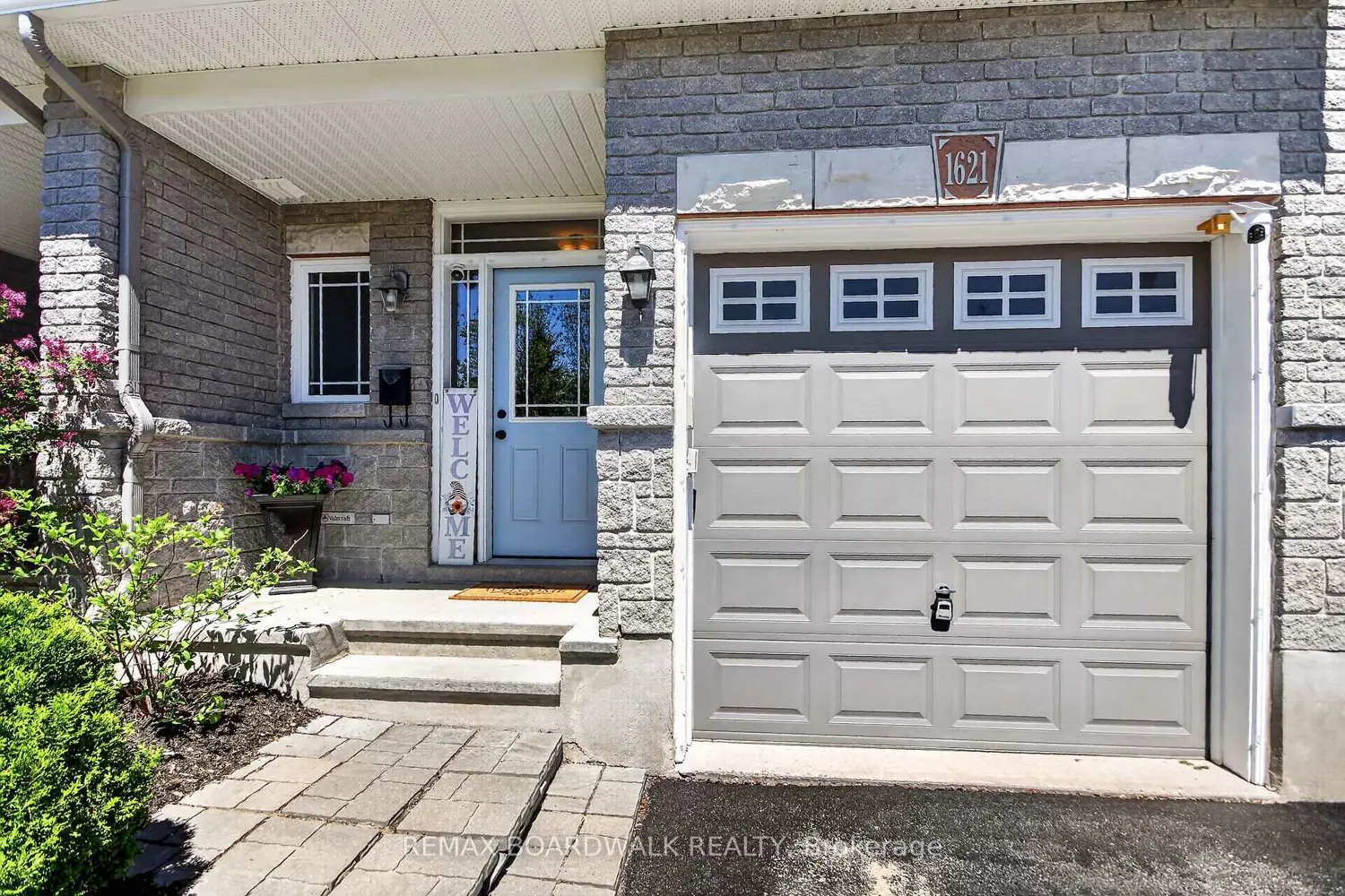 1621 Westhall Way photo 3