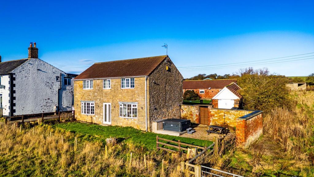 6 bed detached house for saleScarborough Road, Filey YO14