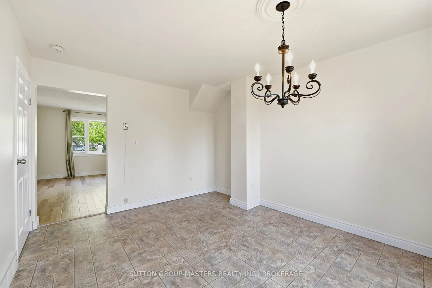 15 Camden Court photo 5