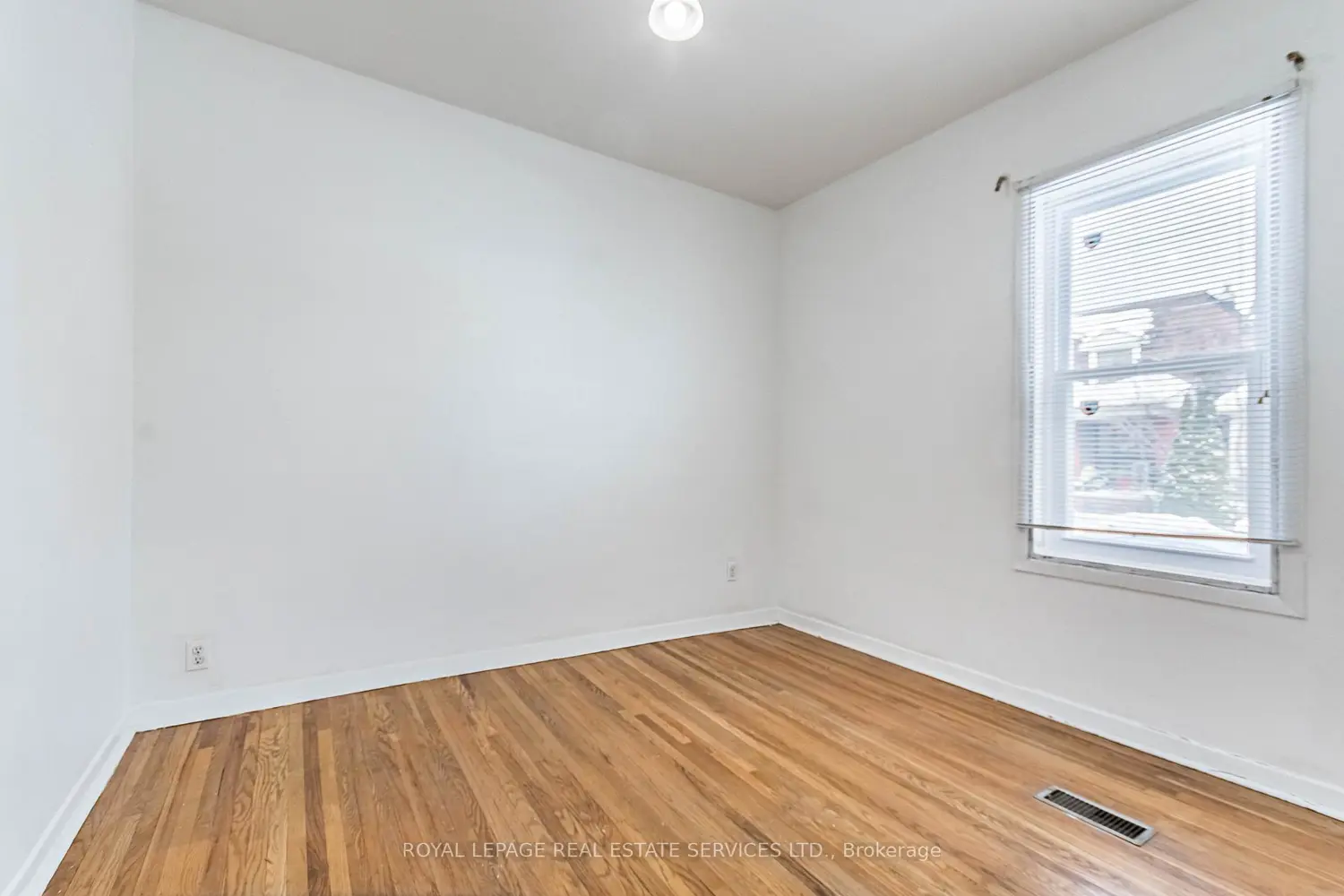 Additional image 9 of 740 Lansdowne Avenue