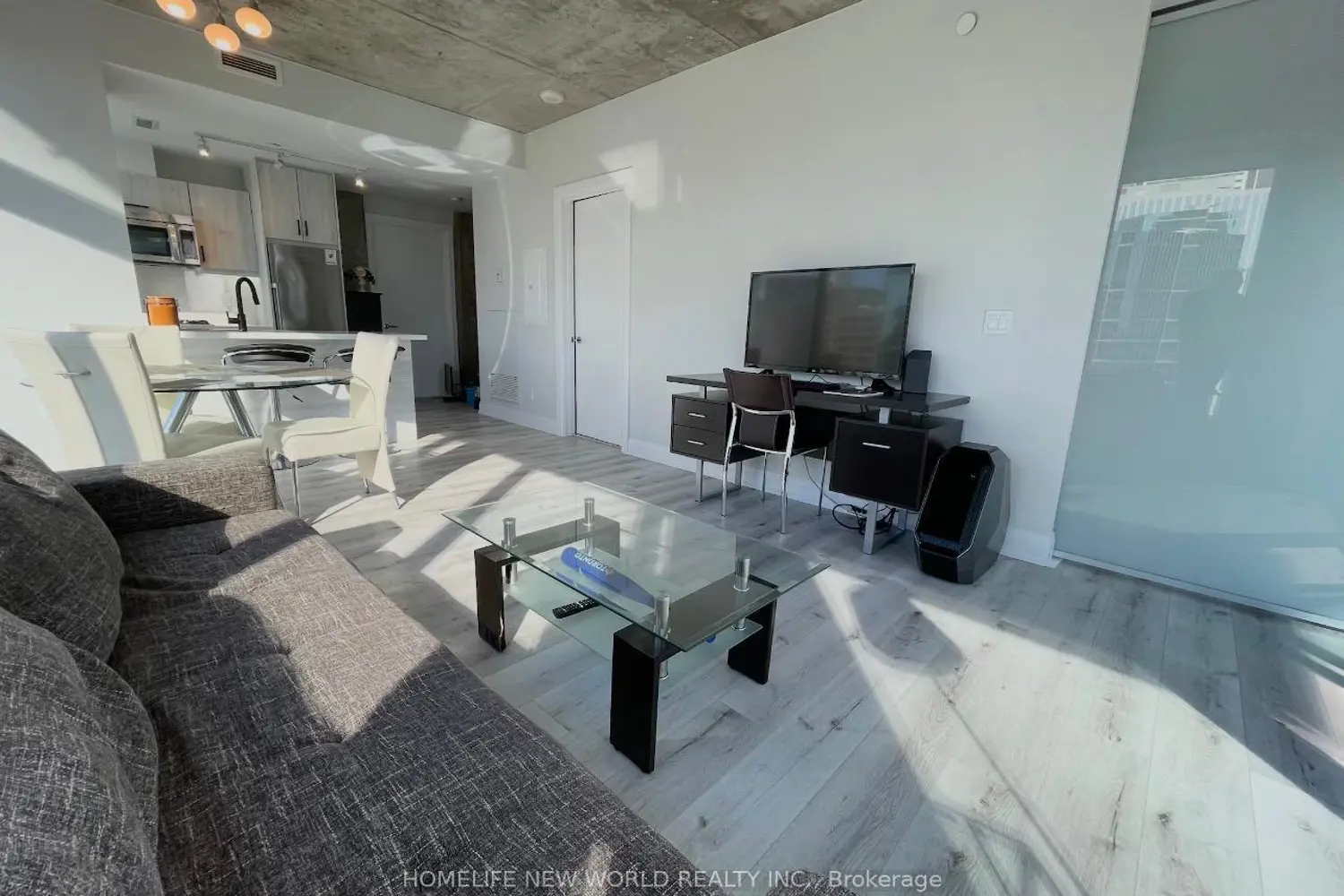 224 King Street 2703