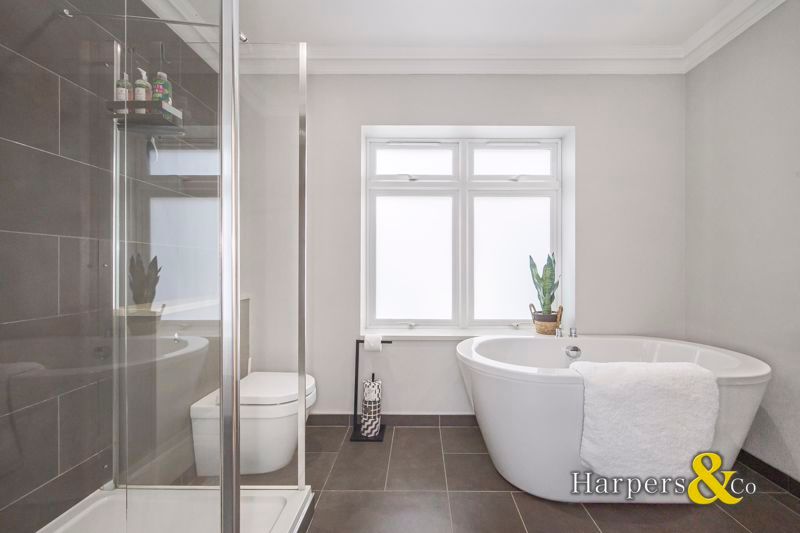 Additional image 8 of 2 bed flat for salePark Crescent, Erith DA8