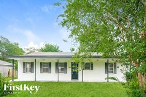 4909 Green Willow Lane, Dickinson, TX, 77539 photo 3