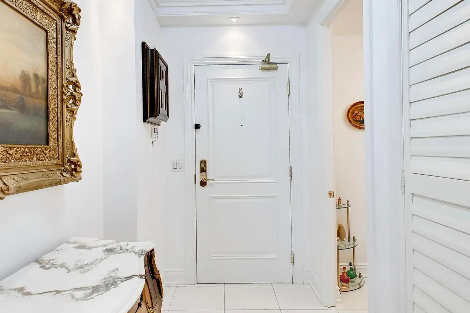 9245 Jane Street 1106 photo 2