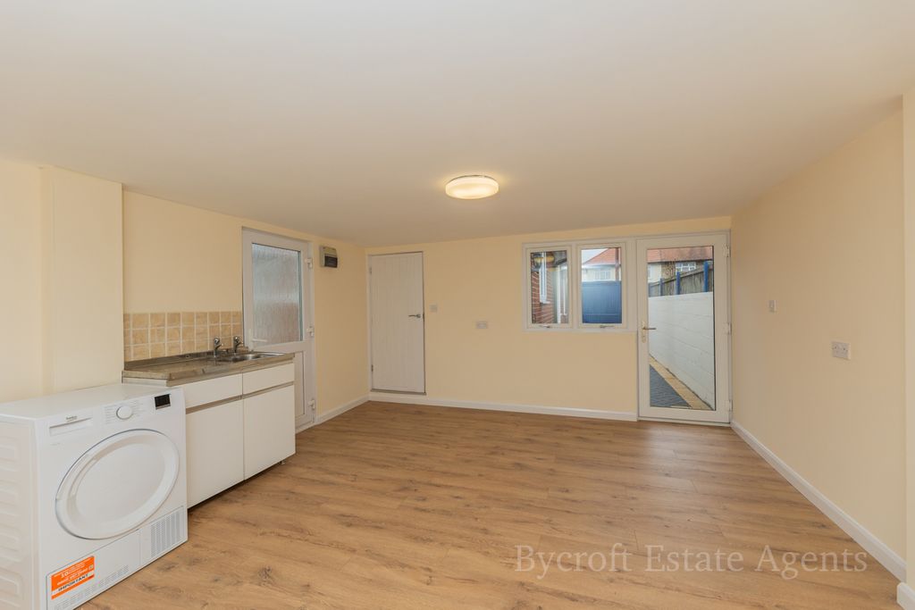 Additional image 7 of 3 bed detached bungalow for saleWindsor Avenue, Great Yarmouth NR30