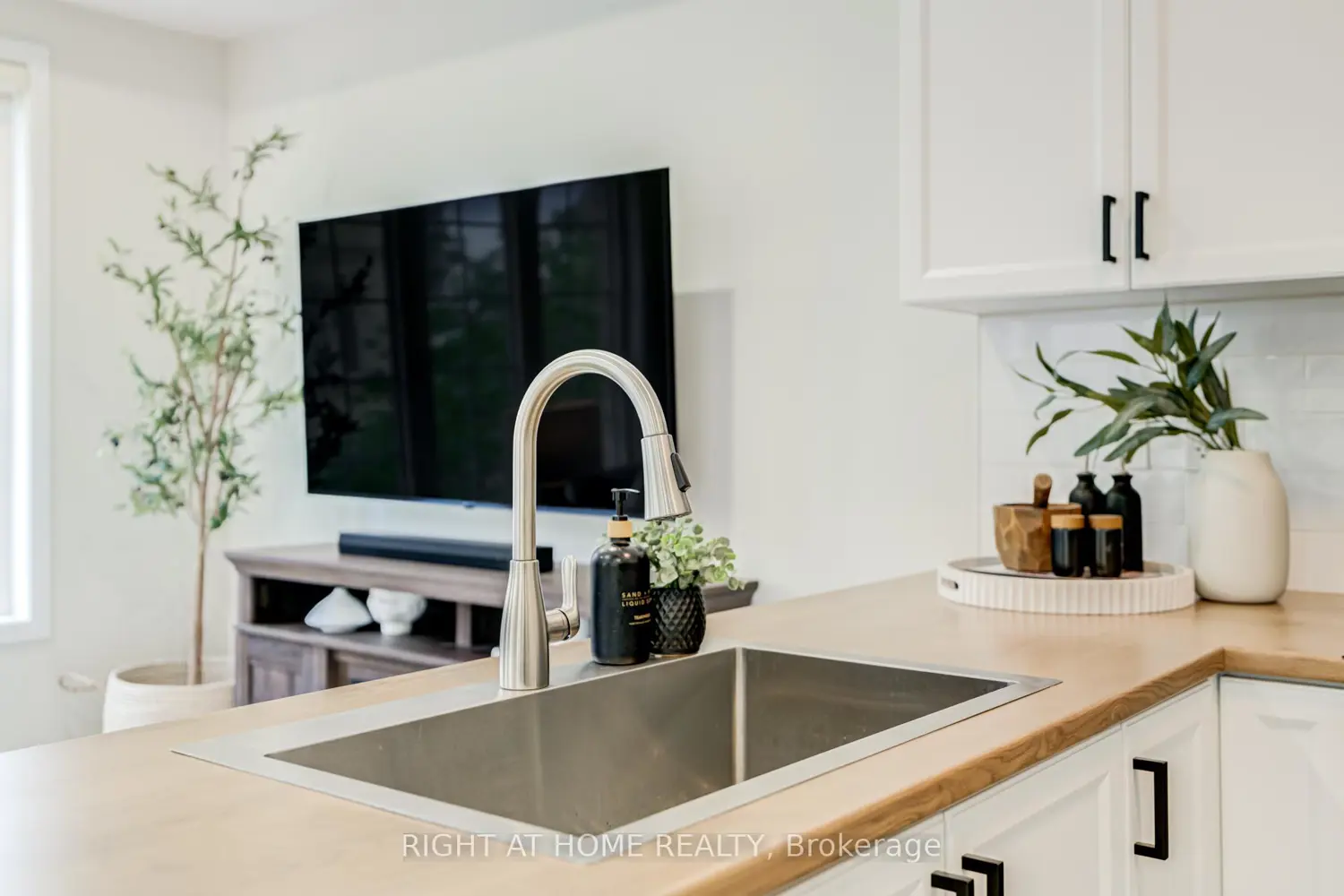 Additional image 8 of 1250 St Martins Drive 88