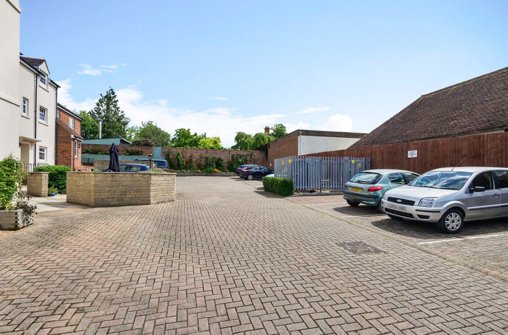 Additional image 14 of 2 bed flat for saleChurch Street, Faringdon, Oxfordshire SN7