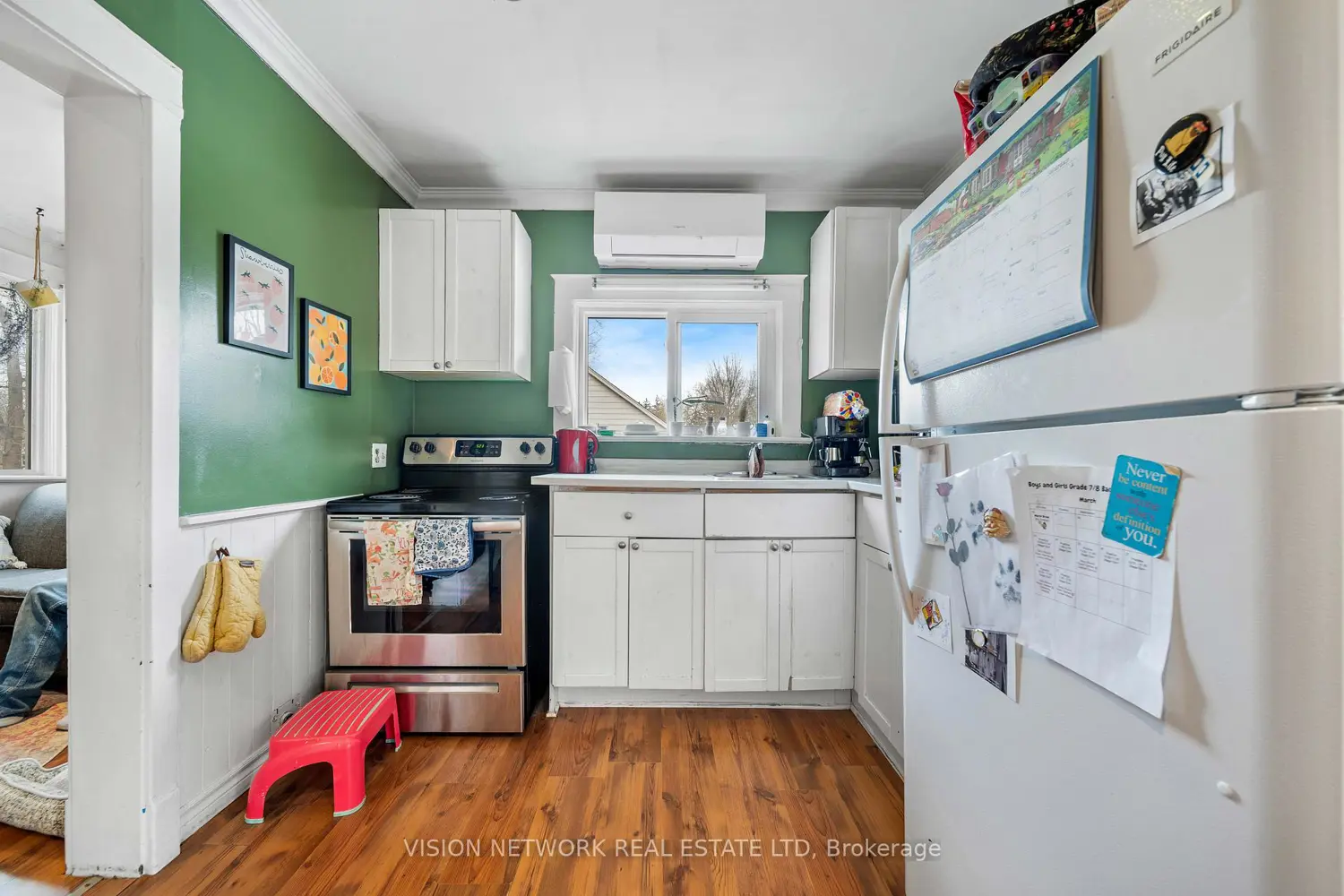 208 Cambridge Street photo 5