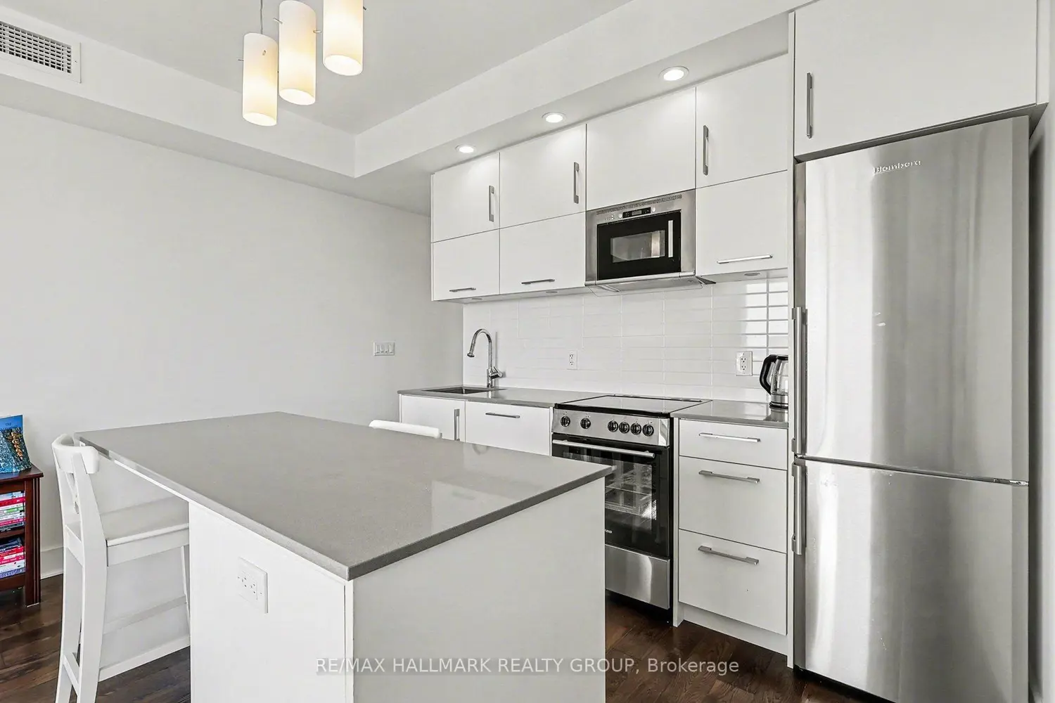 Additional image 5 of 255 Bay Street 1412