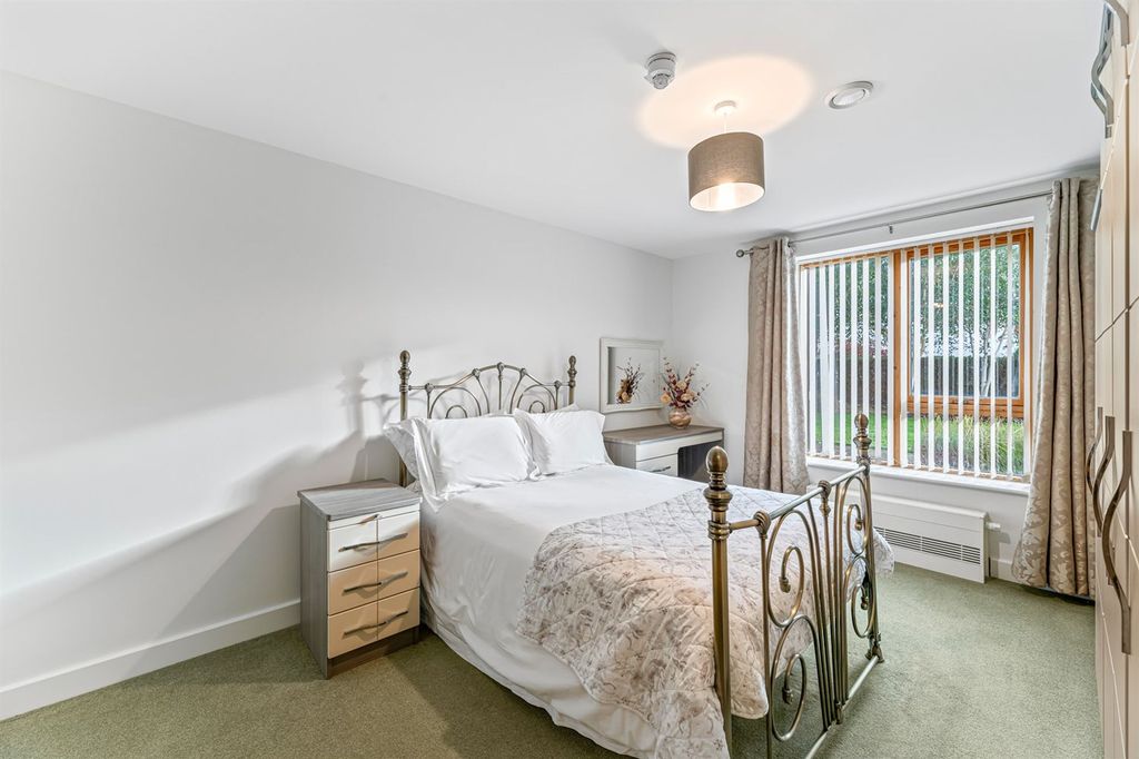 Additional image 5 of 1 bed property for saleCable Drive, Helsby WA6