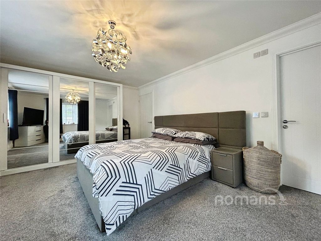 Additional image 9 of 4 bed detached house for saleGlebe Road, Farnborough, Hampshire GU14