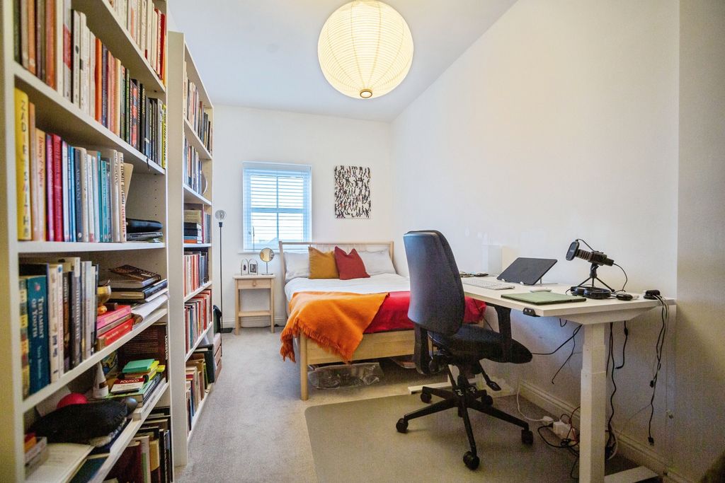 Additional image 10 of 2 bed flat for sale4 Sayers Way, Erith DA8