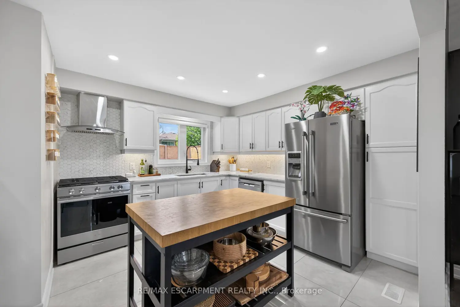 1 Sandringham Avenue photo 4