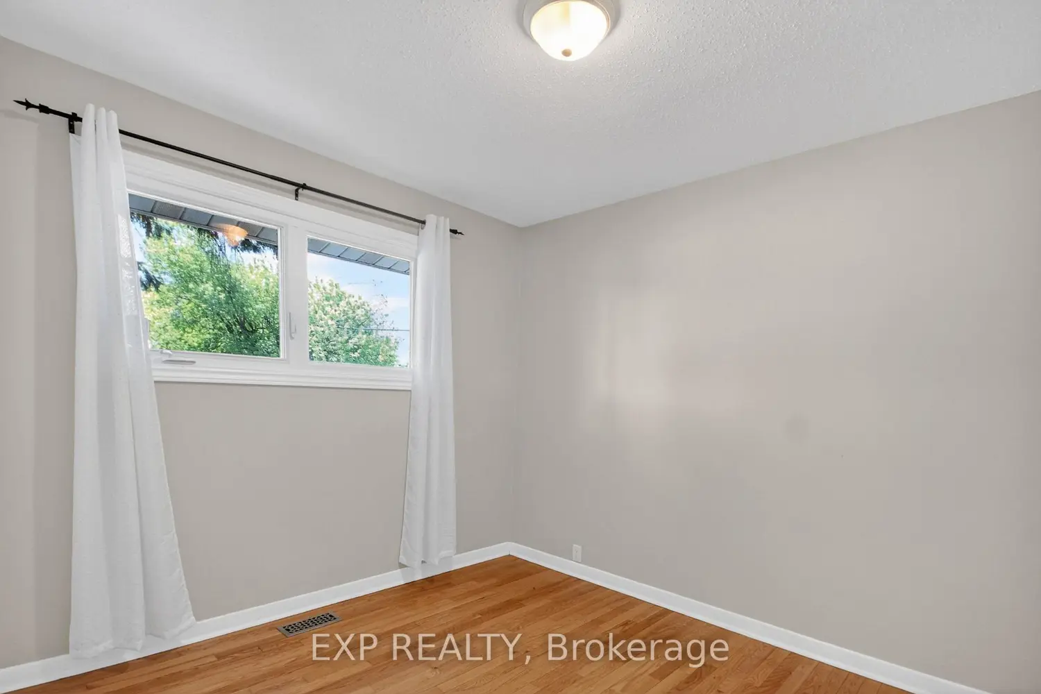 Additional image 10 of 31 Barlyn Avenue