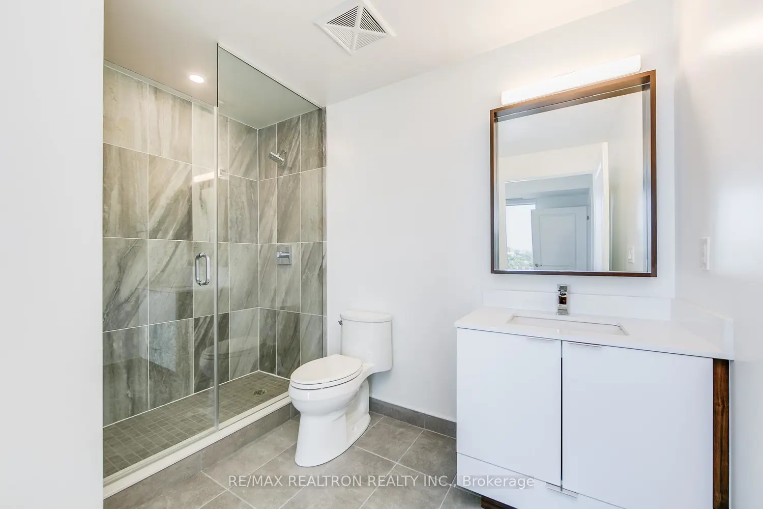 Additional image 11 of 543 Richmond Street 1402