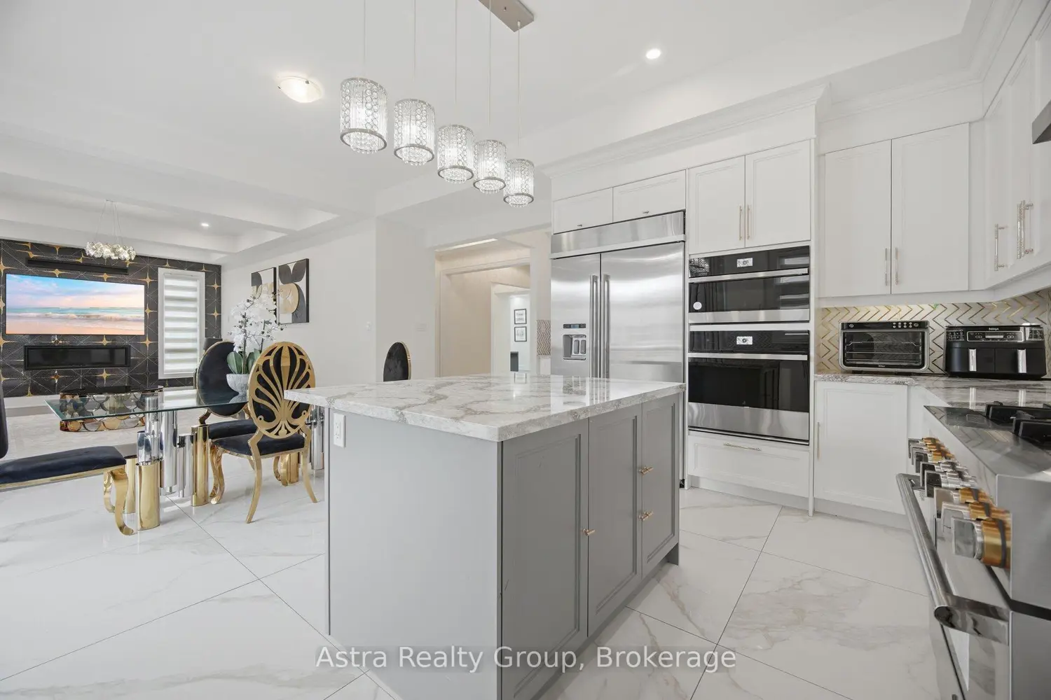 143 Ballantyne Boulevard photo 3