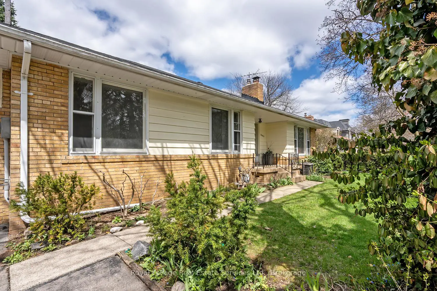 2043 Devon Road