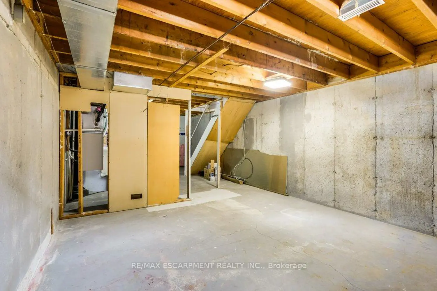 Additional image 16 of 900 James Street 5