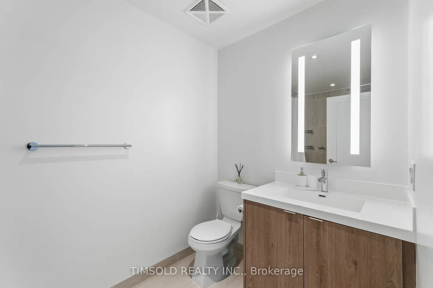 Additional image 10 of 5 Mabelle Avenue 4136