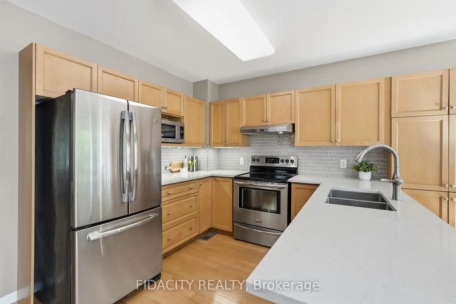 24 Sirocco Crescent photo 4