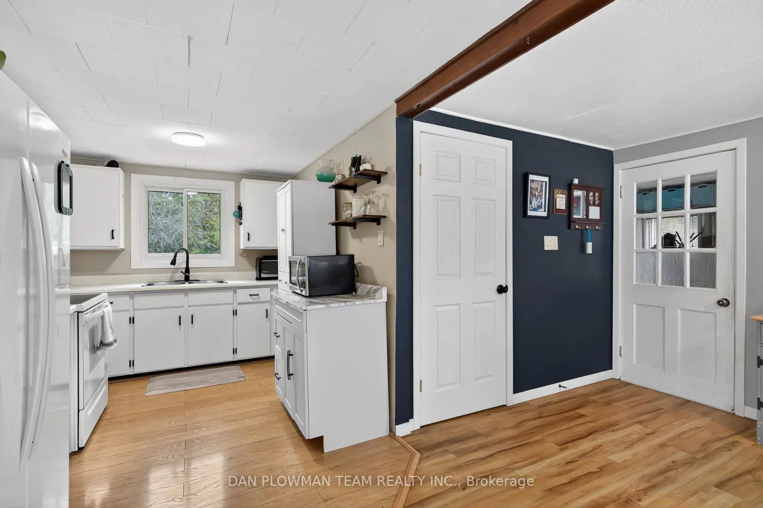 Additional image 6 of 1545 Westview Crescent