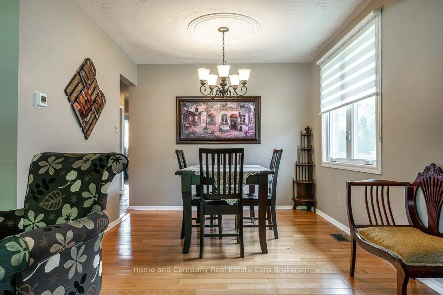271 Devon Street photo 5
