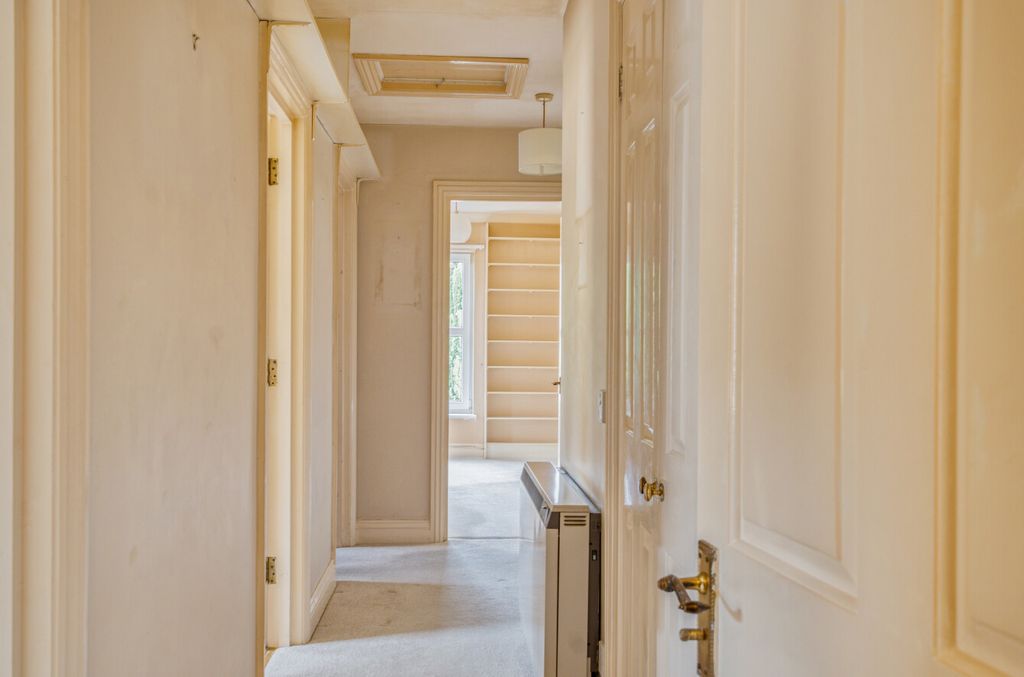Additional image 6 of 2 bed flat for saleChurch Street, Faringdon, Oxfordshire SN7
