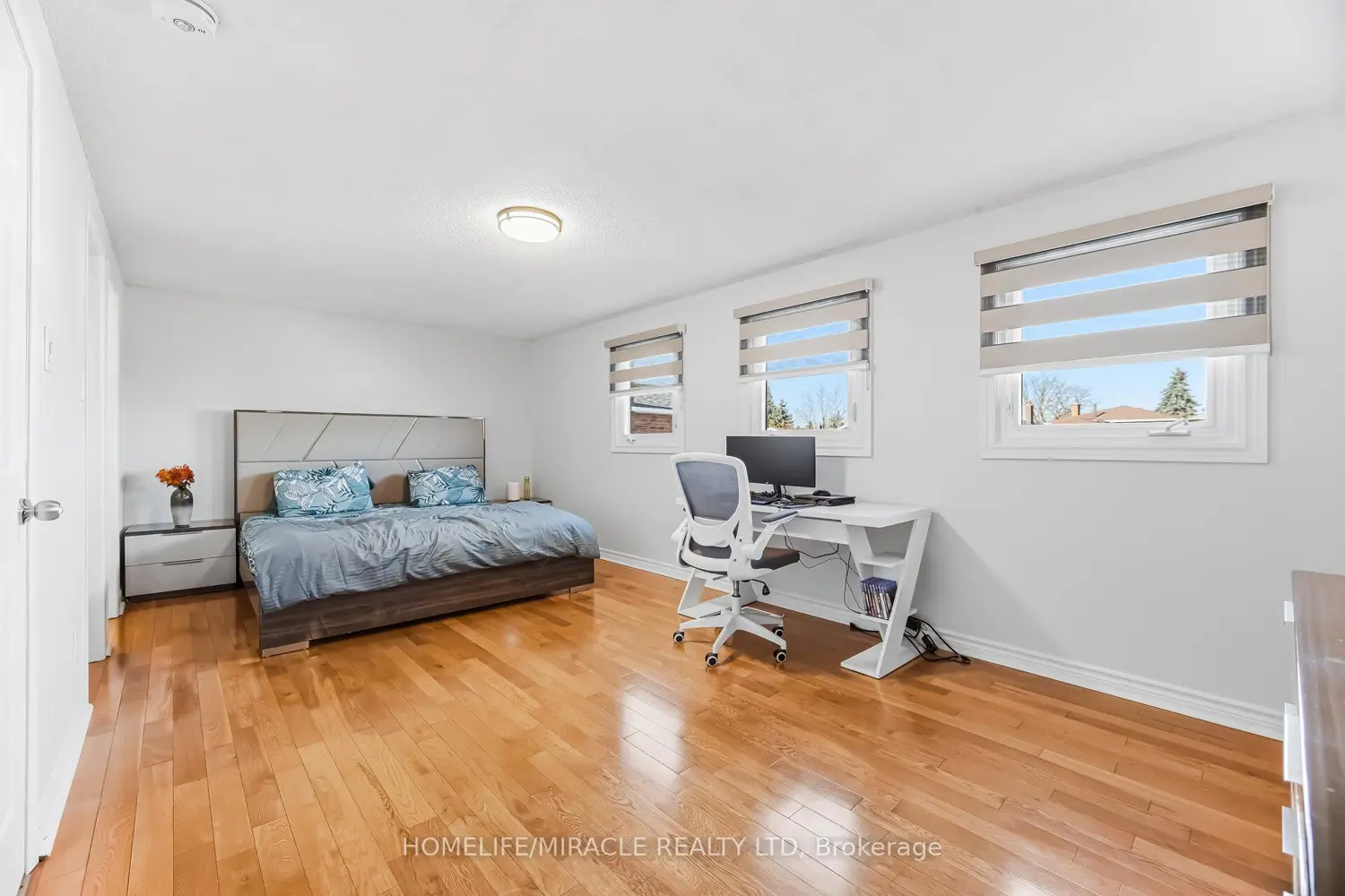 60 Trewartha Crescent photo 5